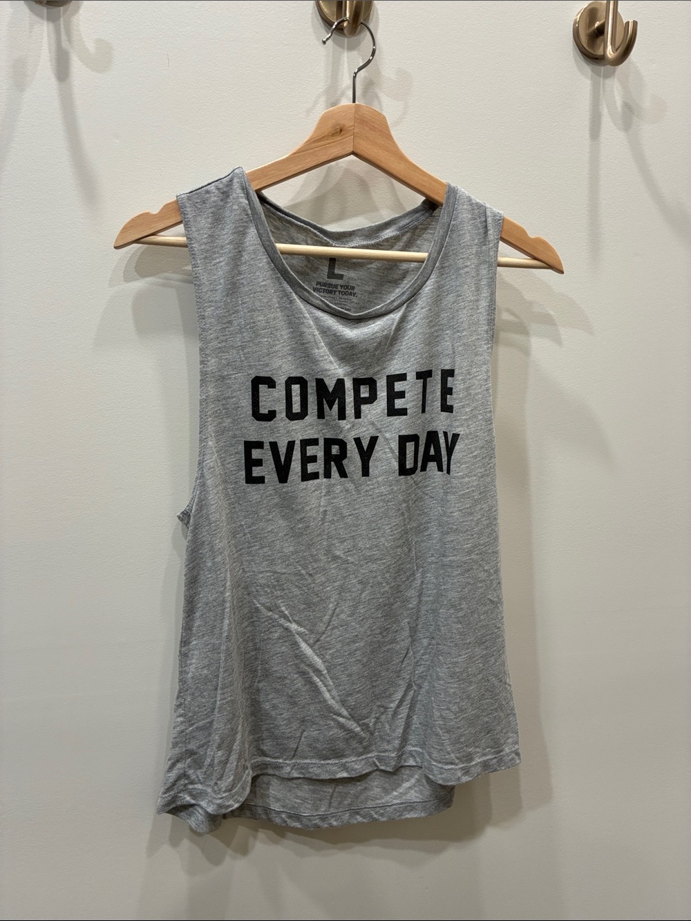 Women’s Gray Graphic Muscle Tank - COMPETE EVERY DAY - Size L